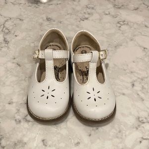 Footmates white Oxford shoes